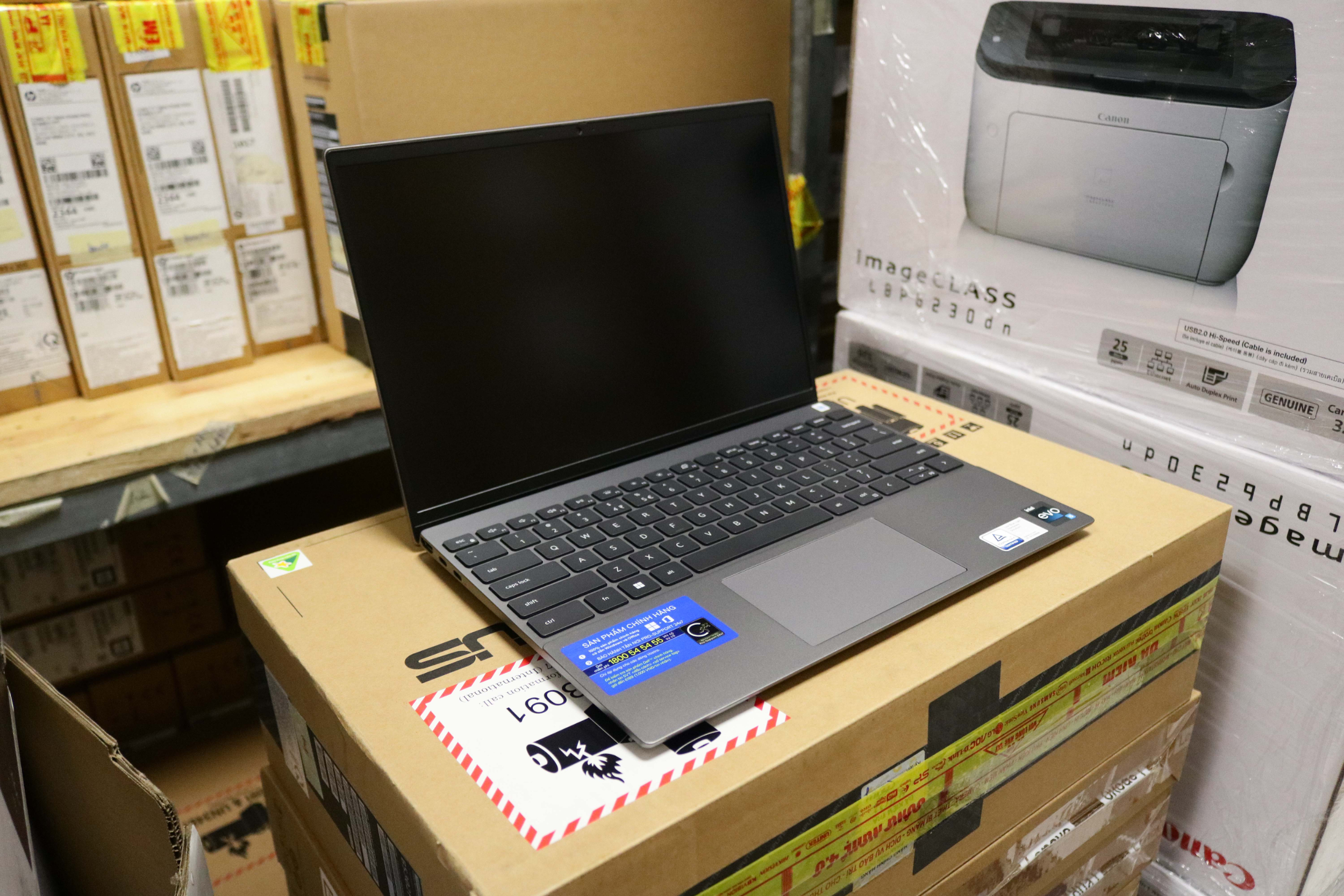 DELL Vostro 5320 pro Win11 Corei7 13インチ - ノートPC